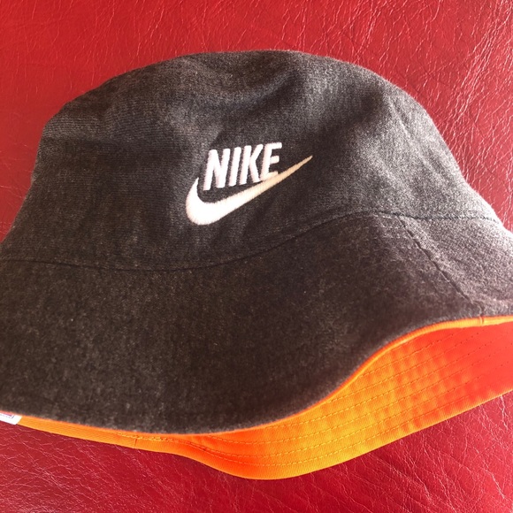 Nike bucket hat